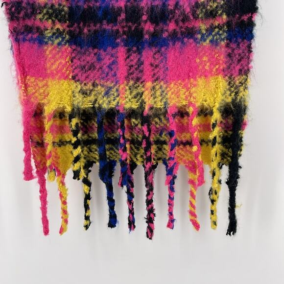 NWT Victorias Secret super soft plush plaid winter cold weather scarf - Picture 2 of 4